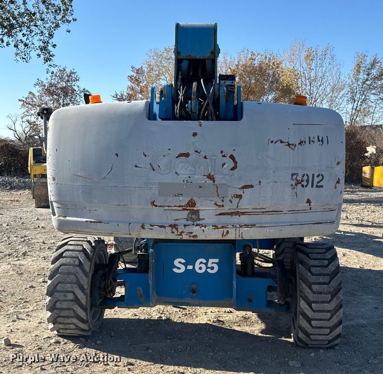 image for item FK0629 2007 Genie S-65  boom lift