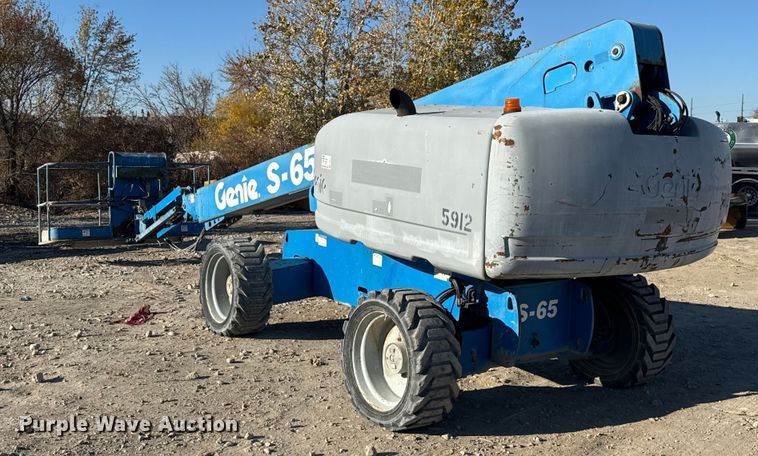 image for item FK0629 2007 Genie S-65  boom lift