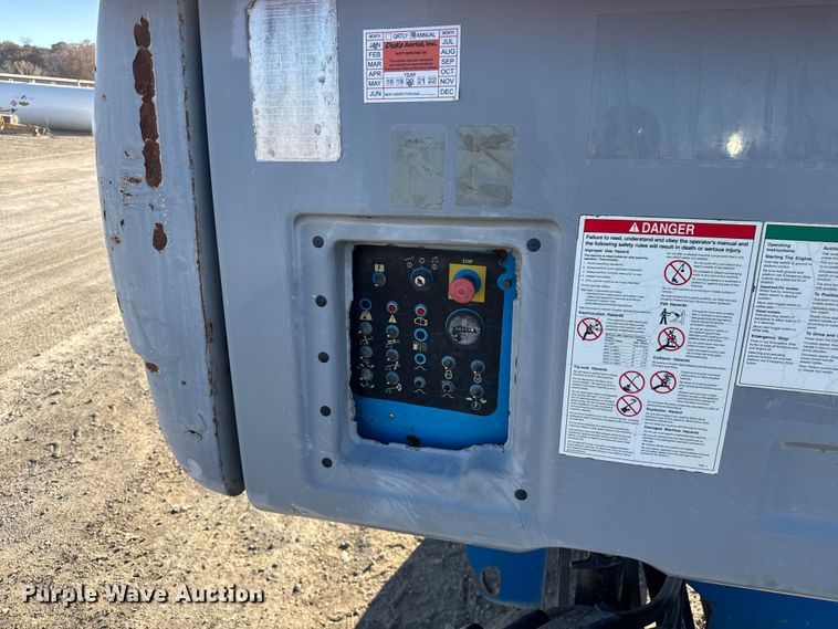 image for item FK0629 2007 Genie S-65  boom lift