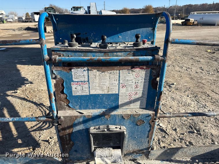 image for item FK0629 2007 Genie S-65  boom lift