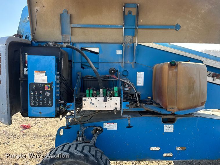 image for item FK0629 2007 Genie S-65  boom lift