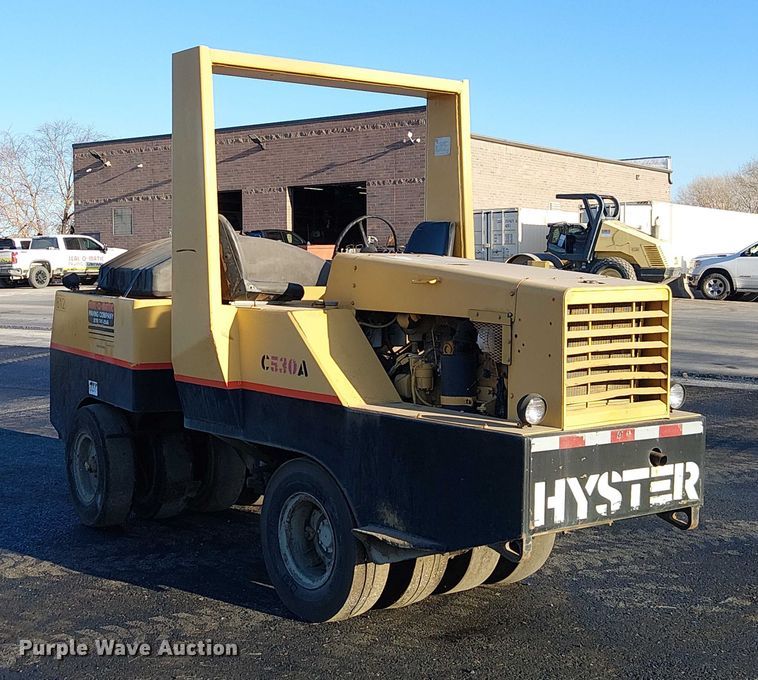 image for item FK0631 Hyster C530A pneumatic roller