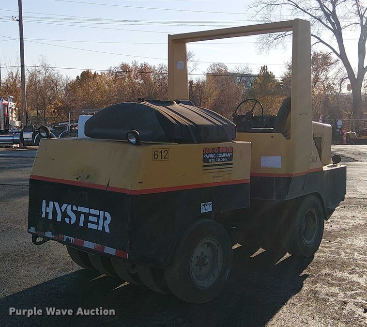 image for item FK0631 Hyster C530A pneumatic roller