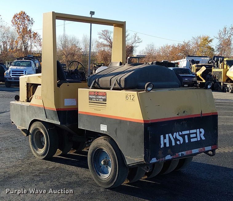 image for item FK0631 Hyster C530A pneumatic roller