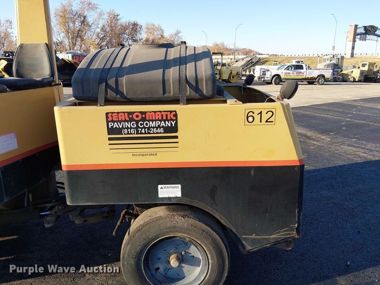 image for item FK0631 Hyster C530A pneumatic roller