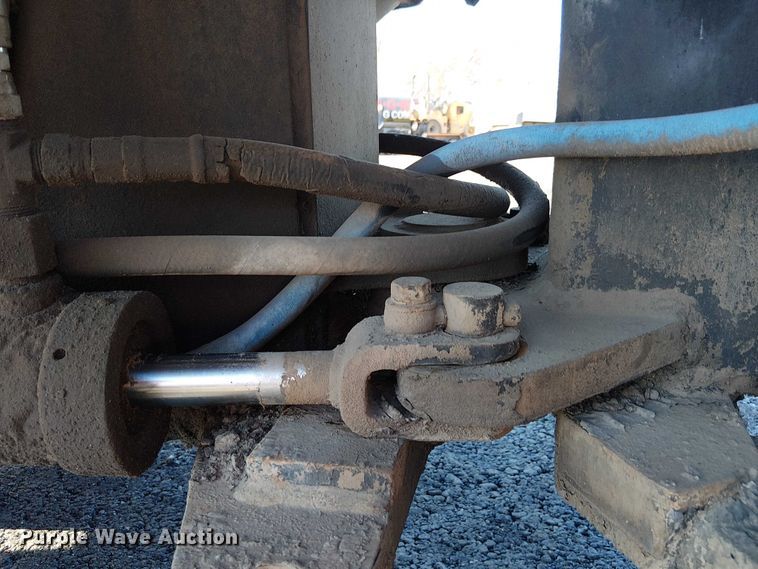 image for item FK0631 Hyster C530A pneumatic roller