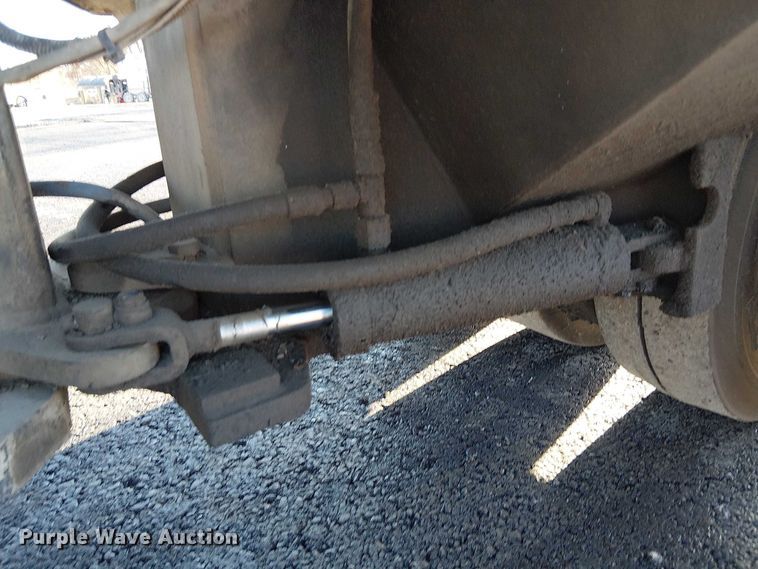 image for item FK0631 Hyster C530A pneumatic roller