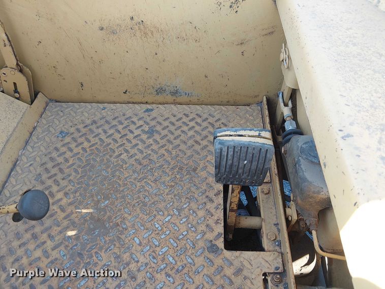 image for item FK0631 Hyster C530A pneumatic roller