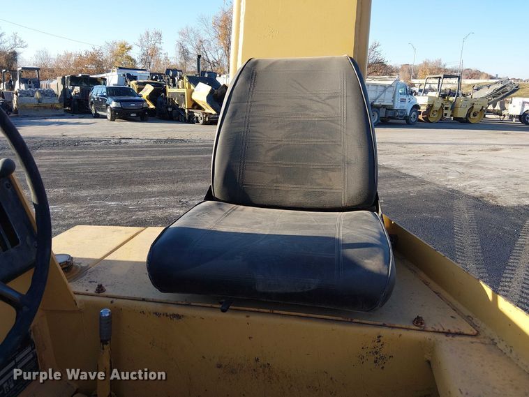 image for item FK0631 Hyster C530A pneumatic roller