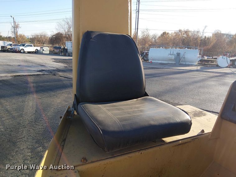 image for item FK0631 Hyster C530A pneumatic roller