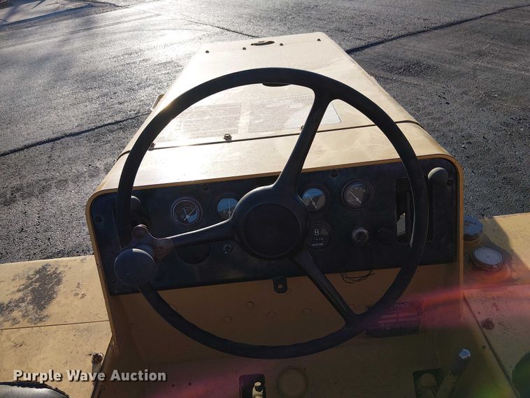 image for item FK0631 Hyster C530A pneumatic roller