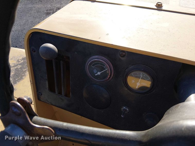 image for item FK0631 Hyster C530A pneumatic roller