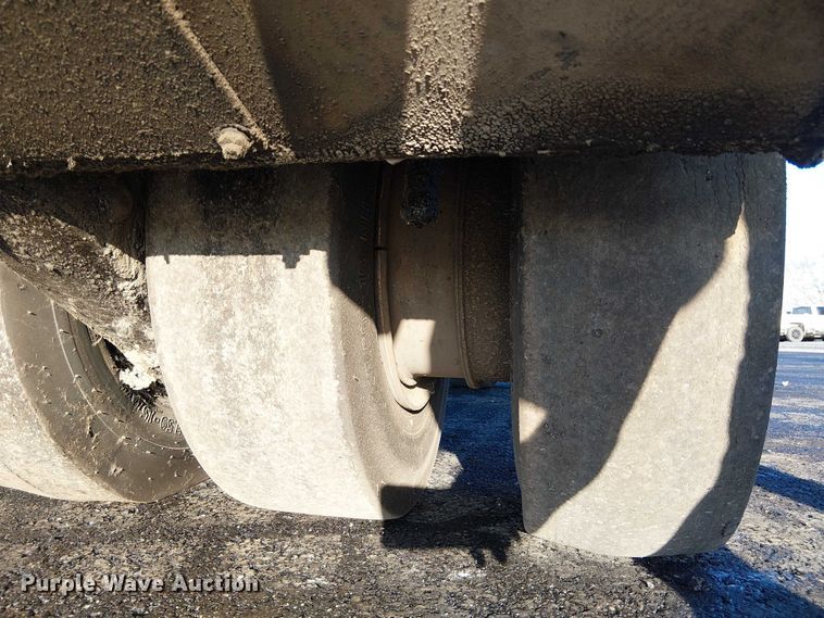 image for item FK0631 Hyster C530A pneumatic roller