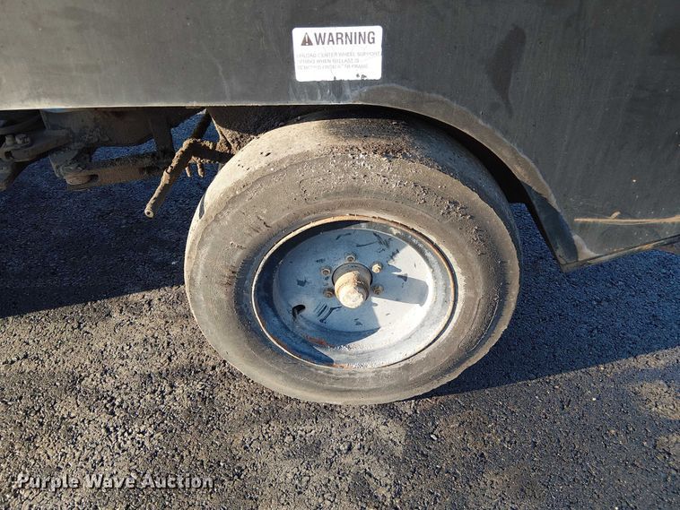 image for item FK0631 Hyster C530A pneumatic roller