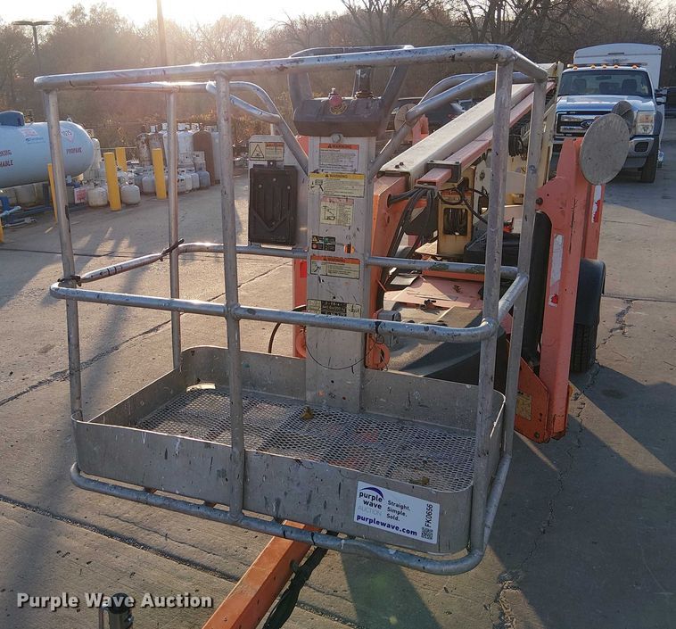 image for item FK0656 2006 JLG  T350 boom lift