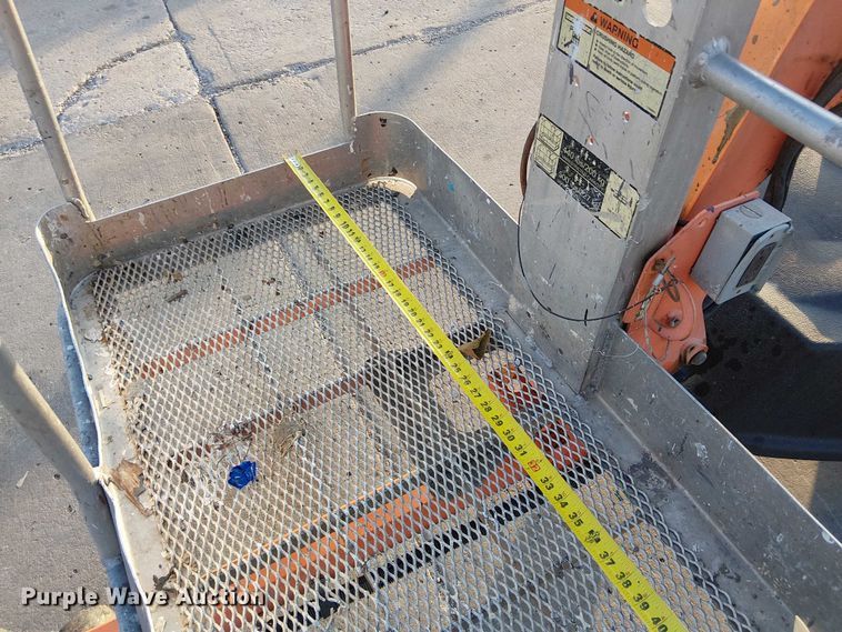 image for item FK0656 2006 JLG  T350 boom lift