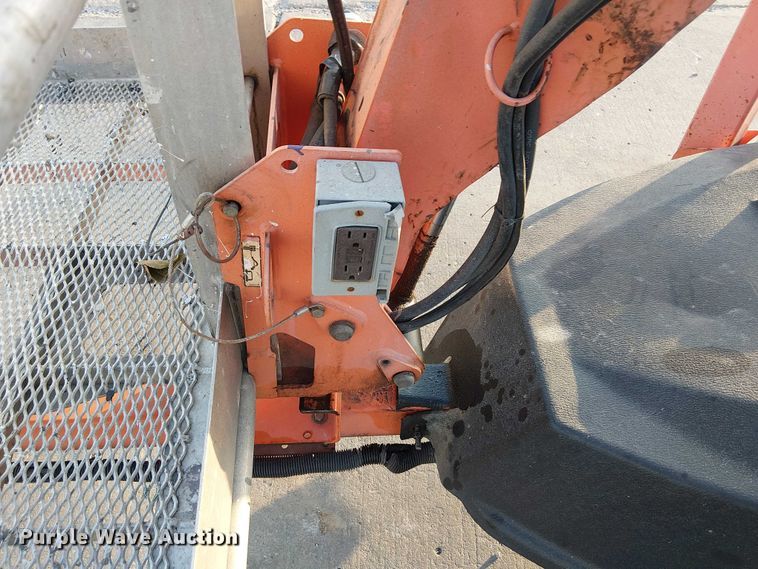 image for item FK0656 2006 JLG  T350 boom lift