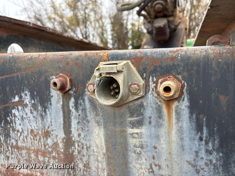 image for item FK1025 2011 John Deere 437D log loader