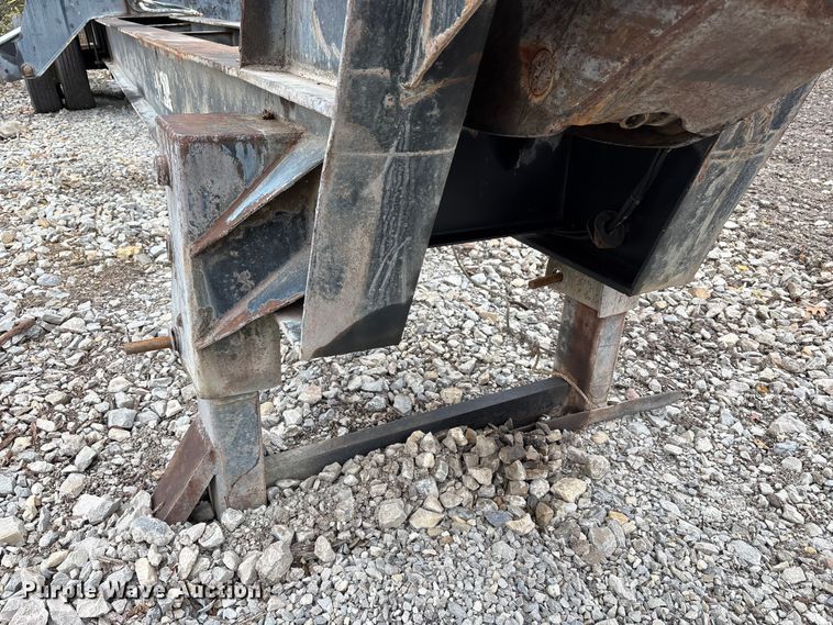 image for item FK1025 2011 John Deere 437D log loader