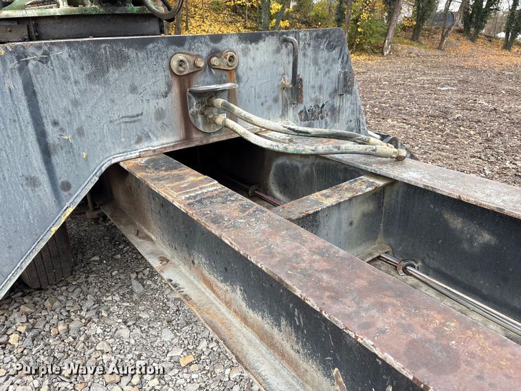 image for item FK1025 2011 John Deere 437D log loader