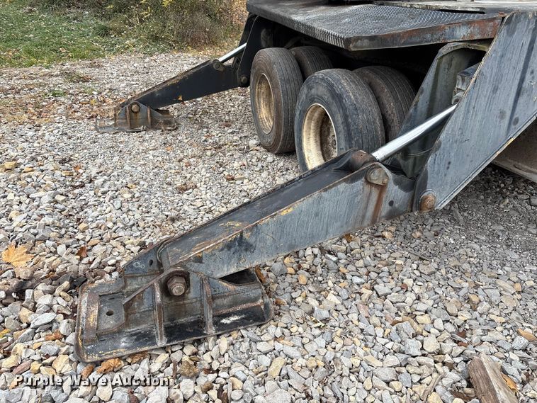 image for item FK1025 2011 John Deere 437D log loader