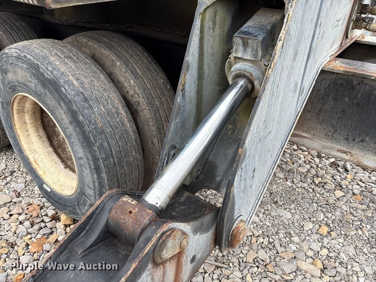 image for item FK1025 2011 John Deere 437D log loader