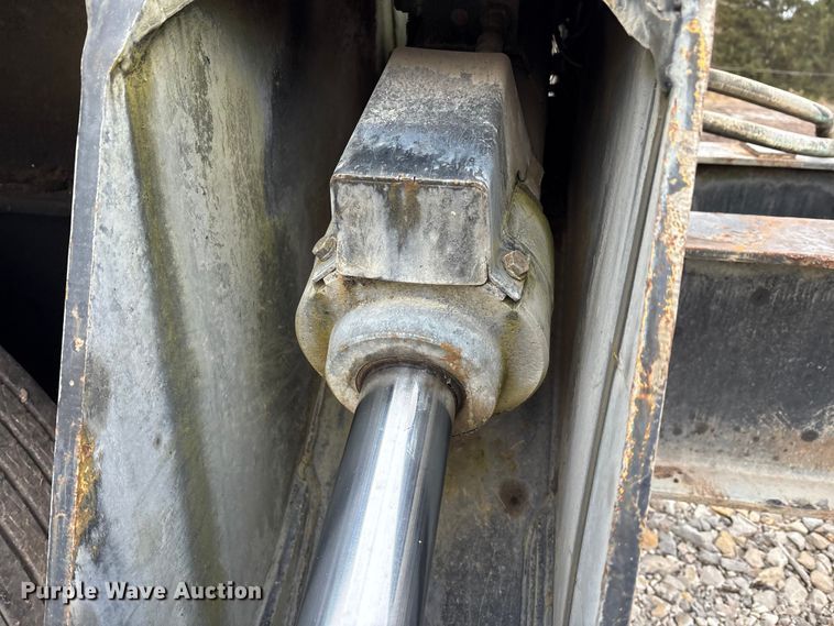 image for item FK1025 2011 John Deere 437D log loader