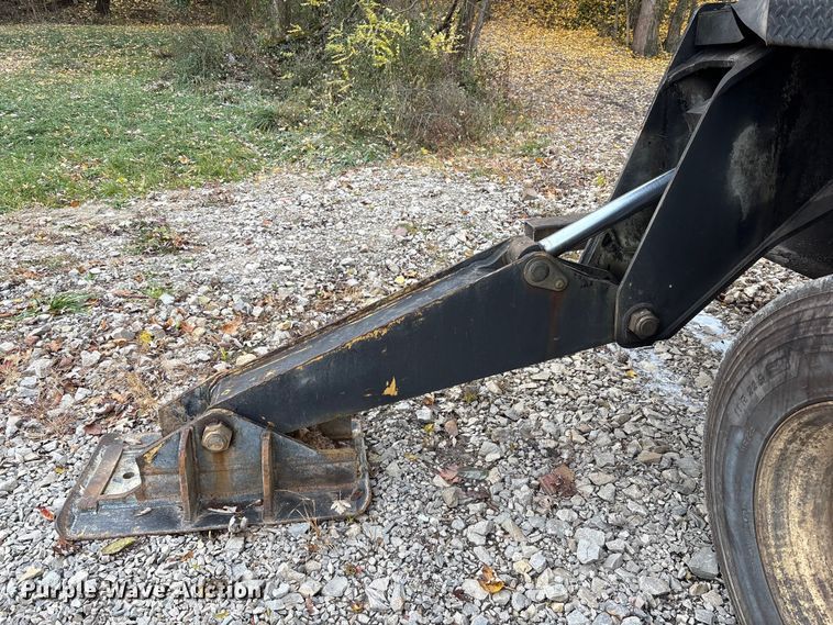 image for item FK1025 2011 John Deere 437D log loader