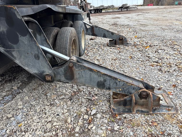 image for item FK1025 2011 John Deere 437D log loader