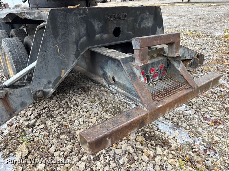 image for item FK1025 2011 John Deere 437D log loader