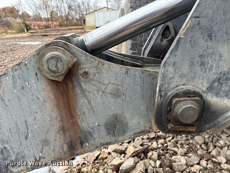 image for item FK1025 2011 John Deere 437D log loader