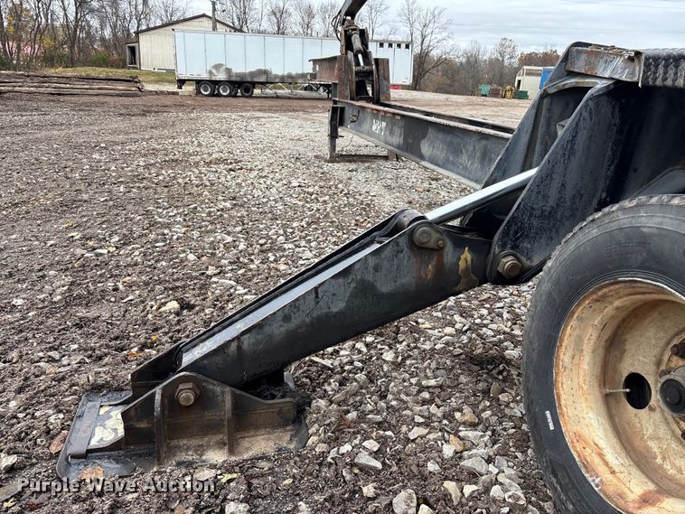 image for item FK1025 2011 John Deere 437D log loader