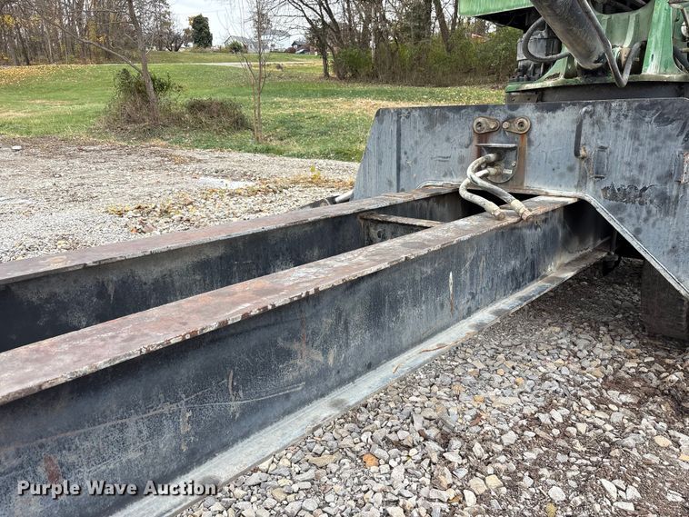 image for item FK1025 2011 John Deere 437D log loader