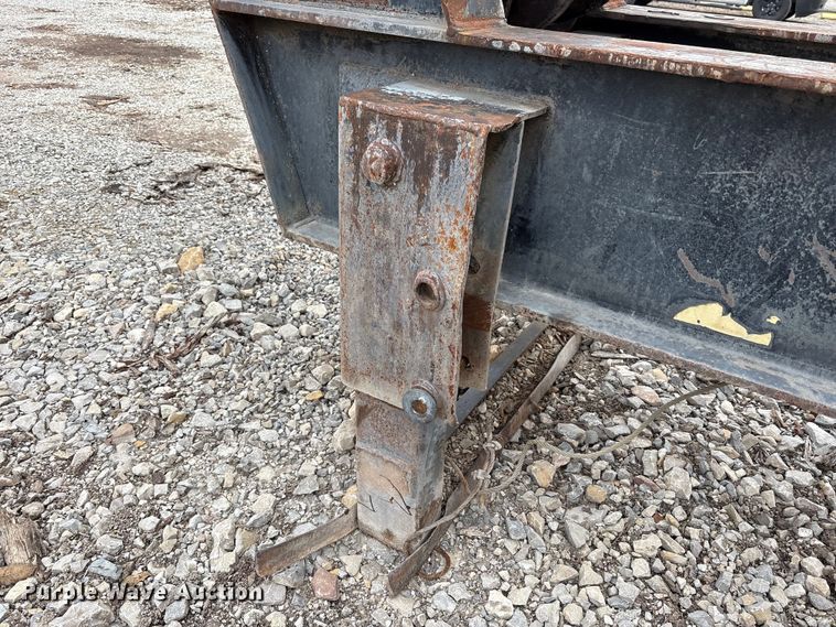 image for item FK1025 2011 John Deere 437D log loader