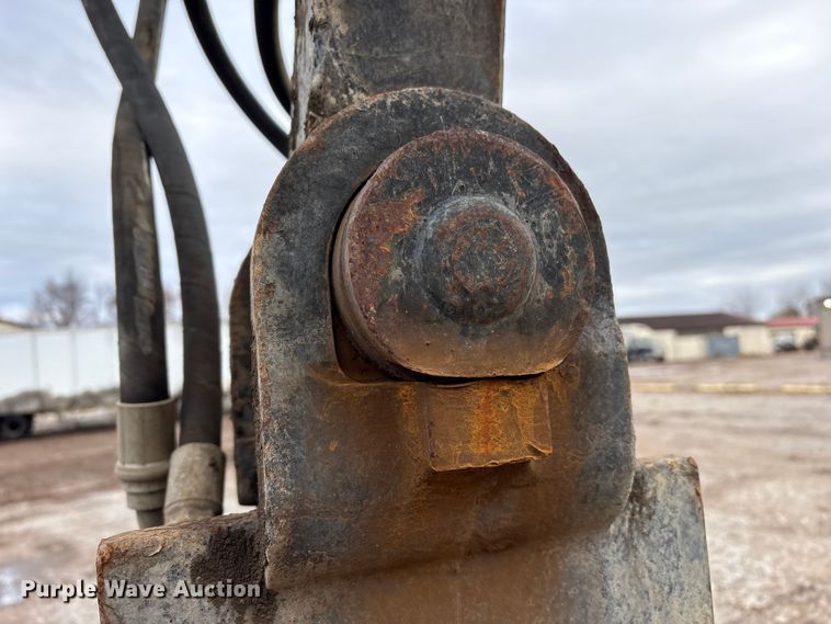 image for item FK1025 2011 John Deere 437D log loader