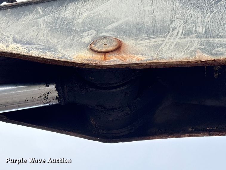 image for item FK1025 2011 John Deere 437D log loader