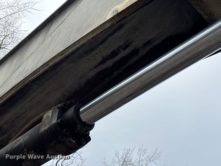 image for item FK1025 2011 John Deere 437D log loader