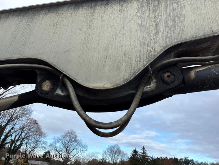 image for item FK1025 2011 John Deere 437D log loader