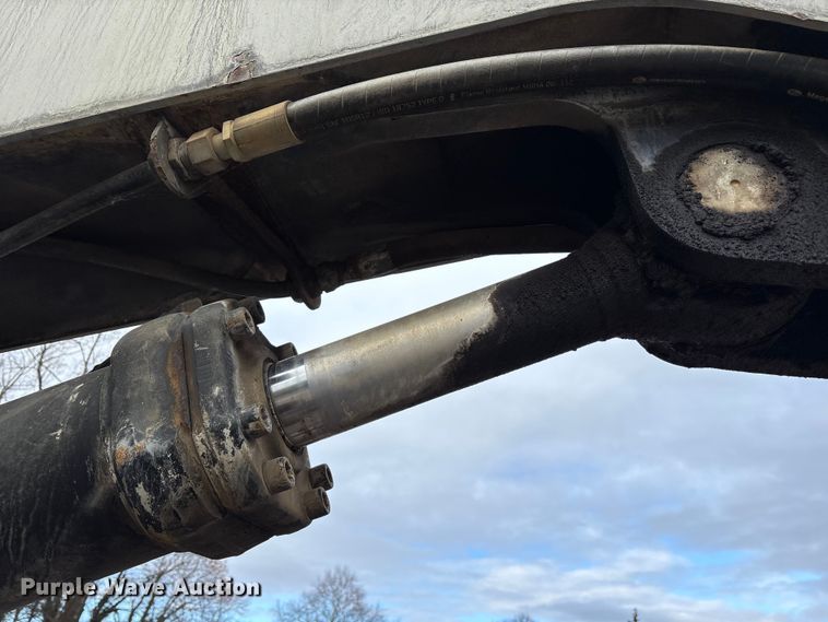 image for item FK1025 2011 John Deere 437D log loader