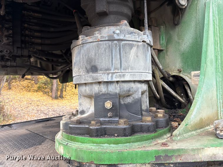 image for item FK1025 2011 John Deere 437D log loader