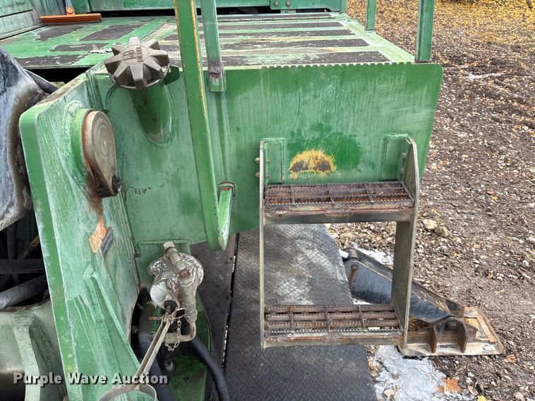 image for item FK1025 2011 John Deere 437D log loader