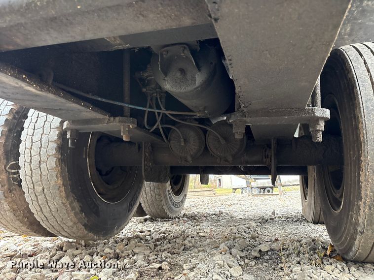 image for item FK1025 2011 John Deere 437D log loader