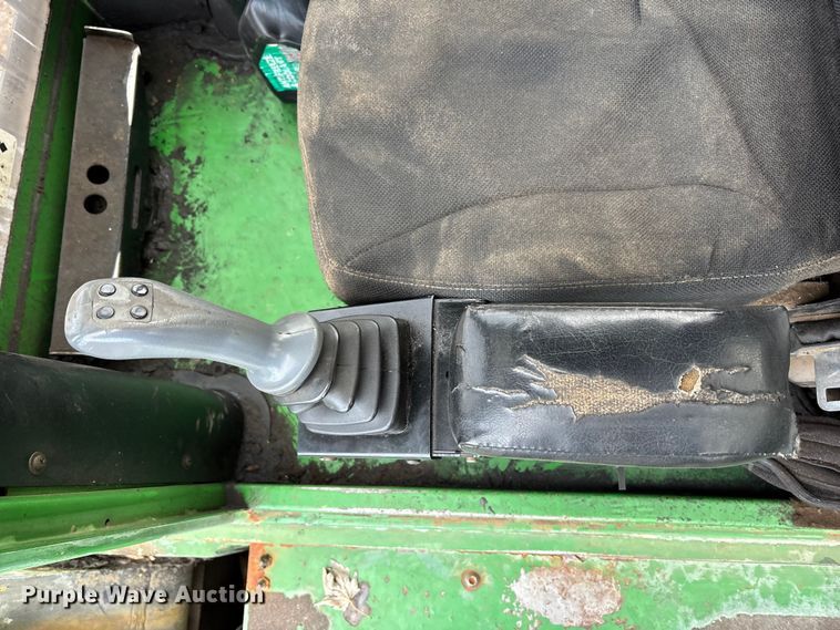 image for item FK1025 2011 John Deere 437D log loader