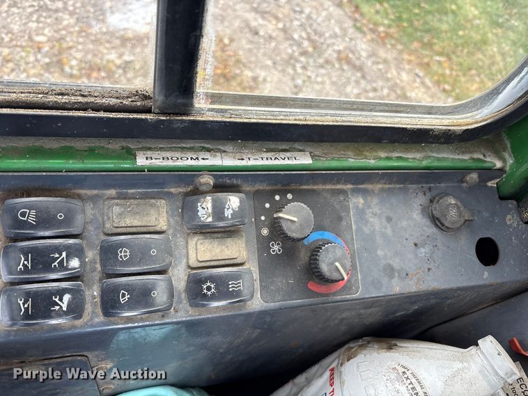 image for item FK1025 2011 John Deere 437D log loader