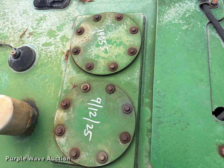 image for item FK1025 2011 John Deere 437D log loader