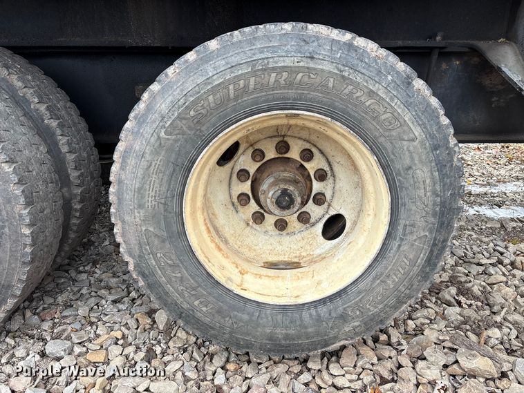 image for item FK1025 2011 John Deere 437D log loader