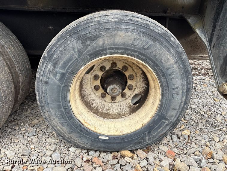 image for item FK1025 2011 John Deere 437D log loader