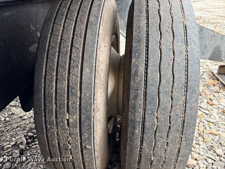 image for item FK1025 2011 John Deere 437D log loader