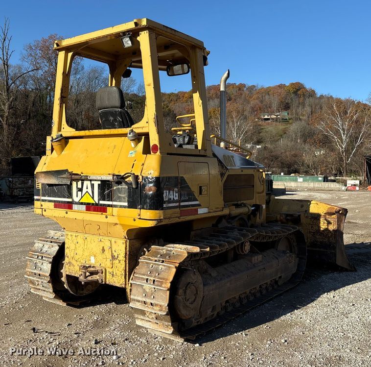 image for item FK1026 2003 Caterpillar D4G XL dozer