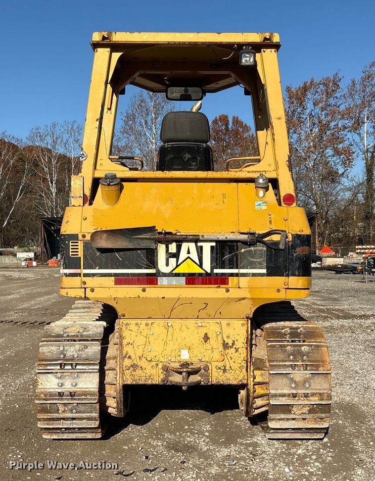 image for item FK1026 2003 Caterpillar D4G XL dozer